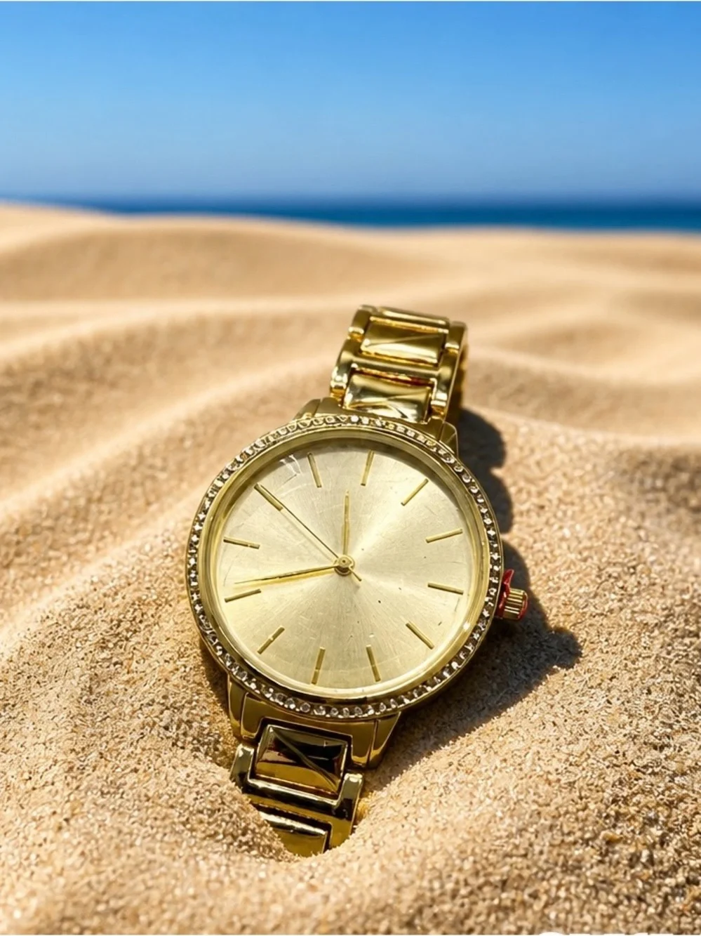 Classic Gold Women's Bracelet Watch - Elegant Minimal Dial